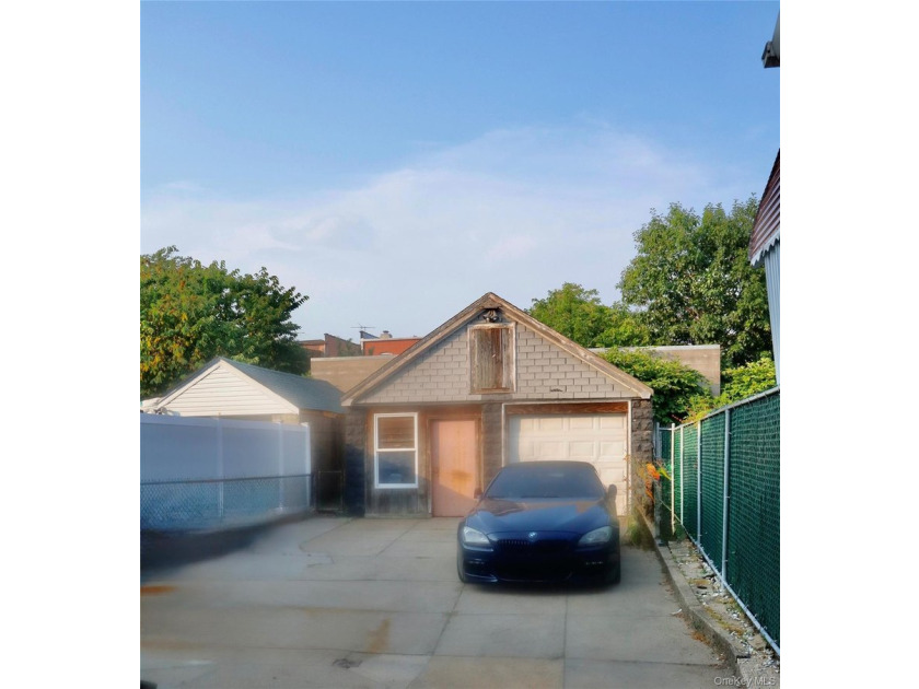 Detached One-Family in the Heart of Canarsie: Space, Parking &amp; - photo 14