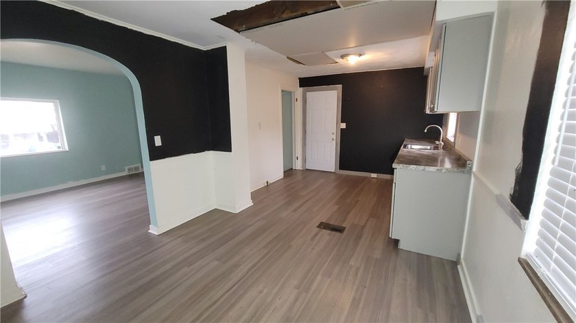 2 story, 2 bedroom, 1 full bath, Pittsburgh toilet in the - photo 5