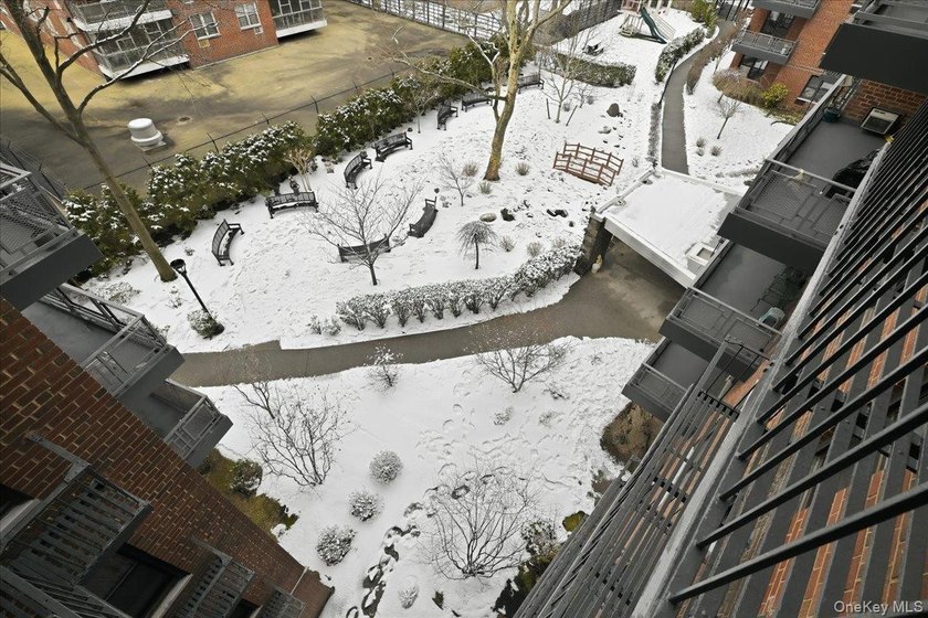 Huge Price Drop! Welcome to an oasis in the heart of downtown - photo 29