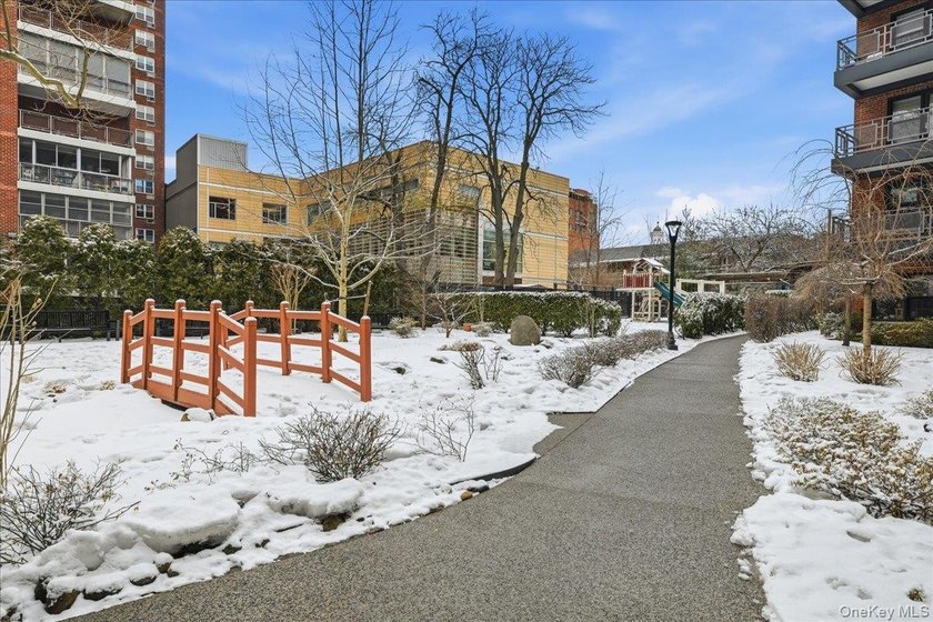 Huge Price Drop! Welcome to an oasis in the heart of downtown - photo 31