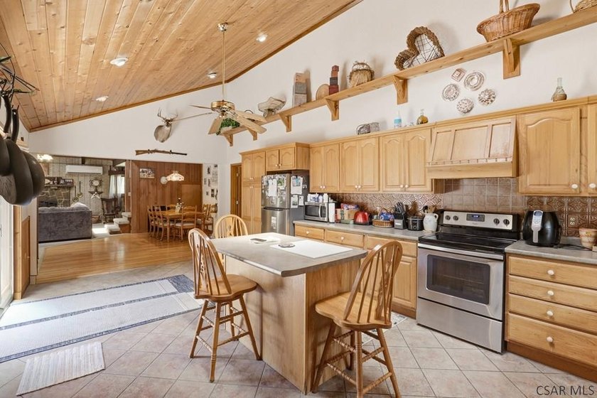 Welcome to this charming 2-bedroom, 2-bath A-Frame home nestled - photo 6