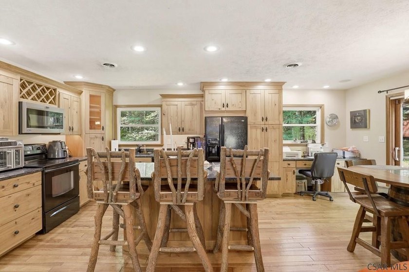 Discover the perfect combination of comfort, style, and lake - photo 8
