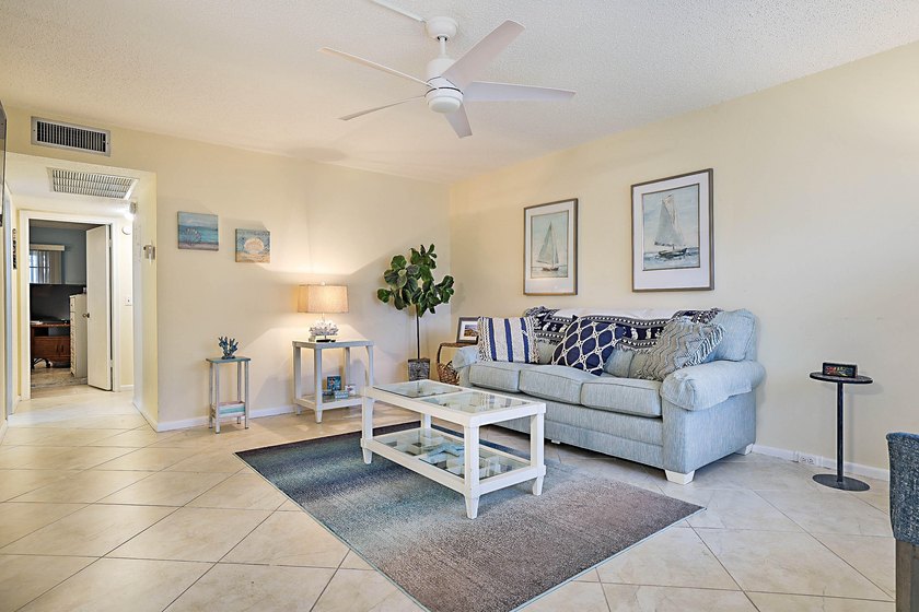 Move right into this beautifully updated first-floor condominium - photo 4