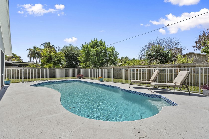 Beautifully maintained home in Port St. Lucie. Major updates - photo 13