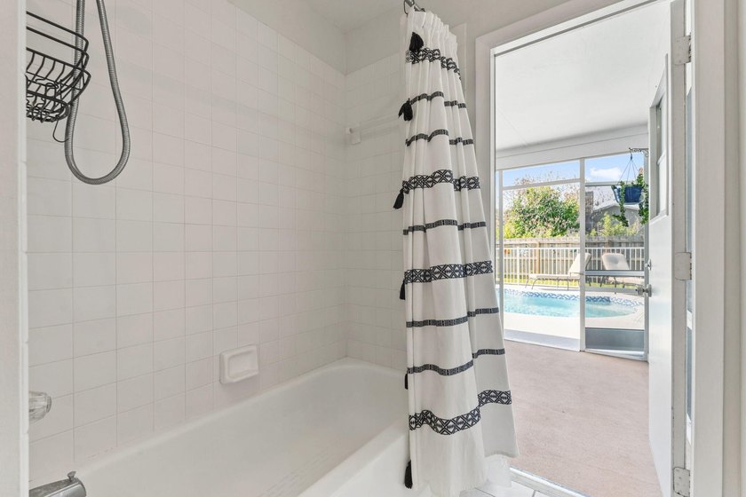 Beautifully maintained home in Port St. Lucie. Major updates - photo 14