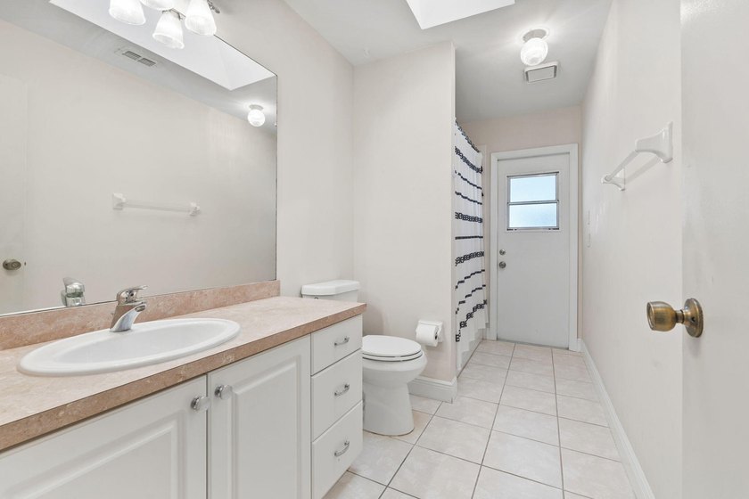 Beautifully maintained home in Port St. Lucie. Major updates - photo 15