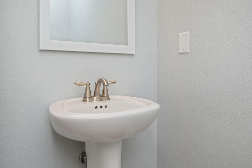 Welcome to 416 Date Palm Lane, a beautifully maintained end-unit - photo 18