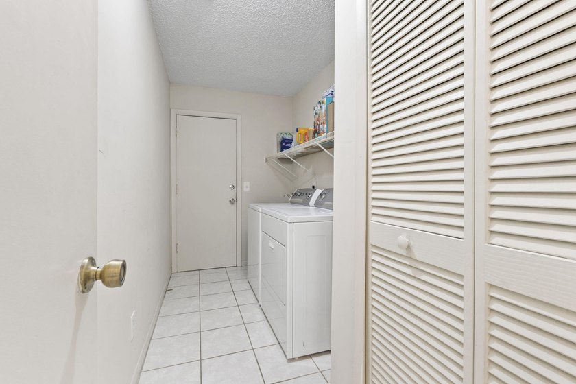 Beautifully maintained home in Port St. Lucie. Major updates - photo 21