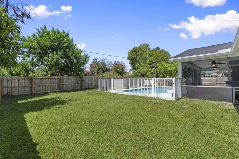 Beautifully maintained home in Port St. Lucie. Major updates - photo 24