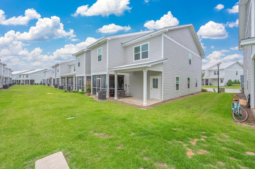 Welcome to 416 Date Palm Lane, a beautifully maintained end-unit - photo 36