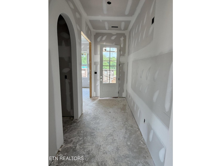 Welcome home to the Acacia! This thoughtfully designed 5-bed, 3 - photo 2