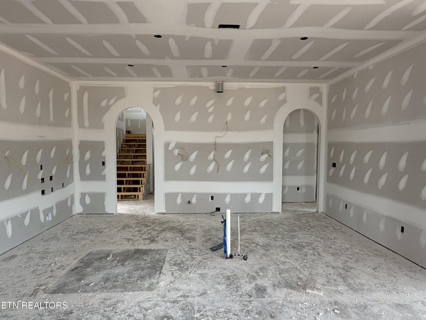 Welcome home to the Acacia! This thoughtfully designed 5-bed, 3 - photo 3