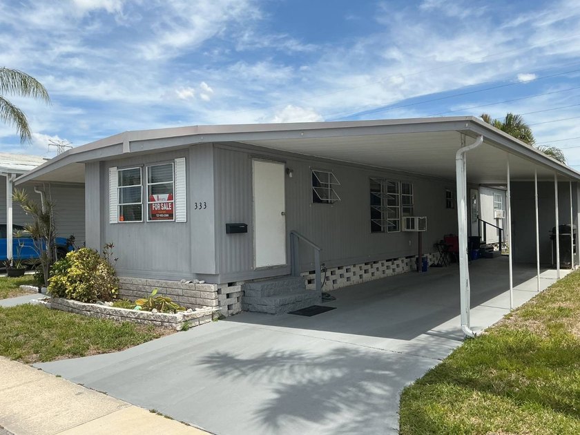 WELCOME TO BEAUTIFUL REGENCY HEIGHTS Only a few miles to - photo 3