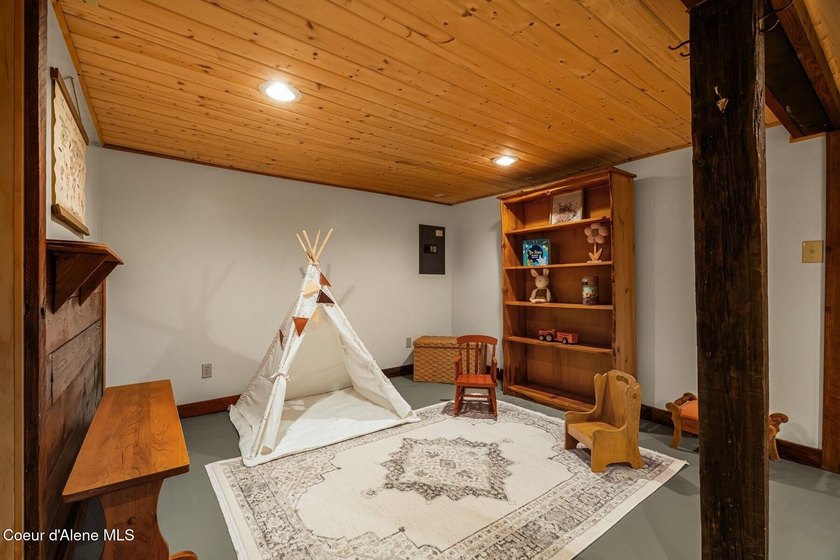 This exceptional North Idaho property offers the rare - photo 22