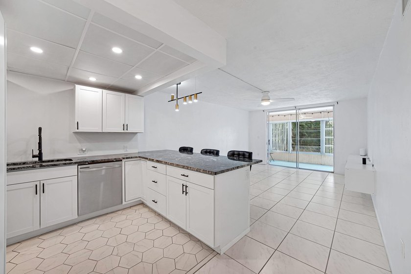 Welcome to this thoughtfully renovated, one-bedroom - photo 5