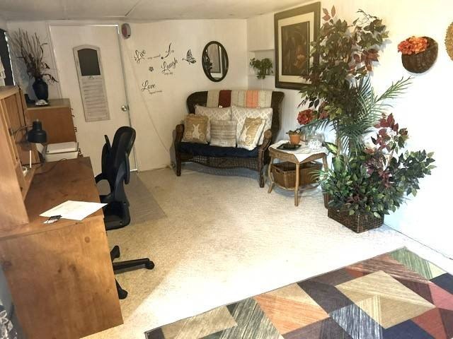 Welcome to easy, carefree Florida living in this charming and - photo 15