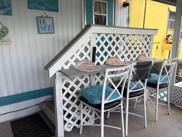 Welcome to easy, carefree Florida living in this charming and - photo 17