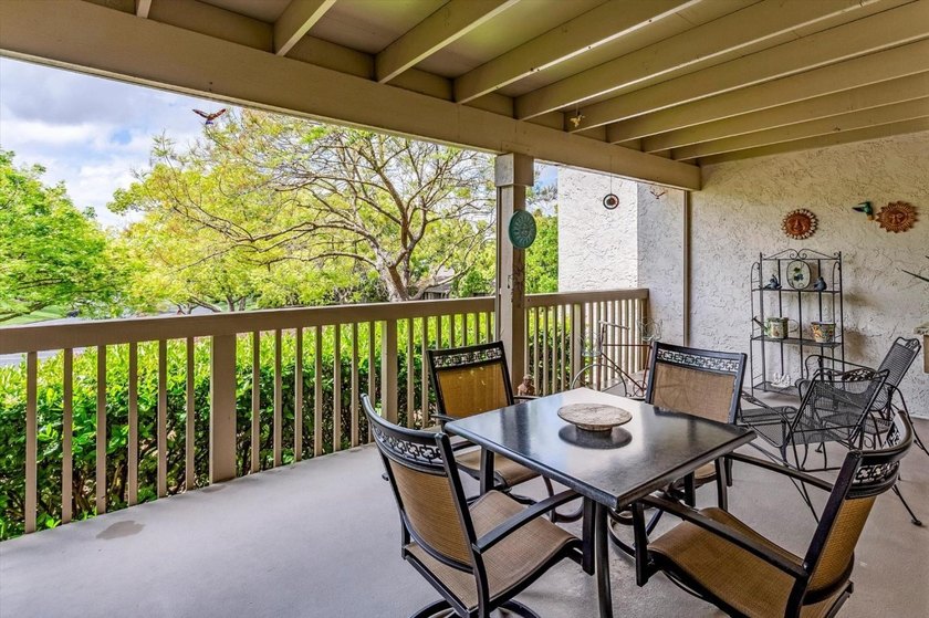 Perfection!! End unit in The Villages! Beautifully updated - photo 7