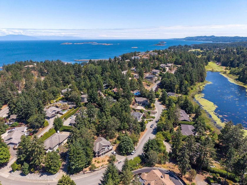 An exceptional opportunity to build your dream home in - photo 6