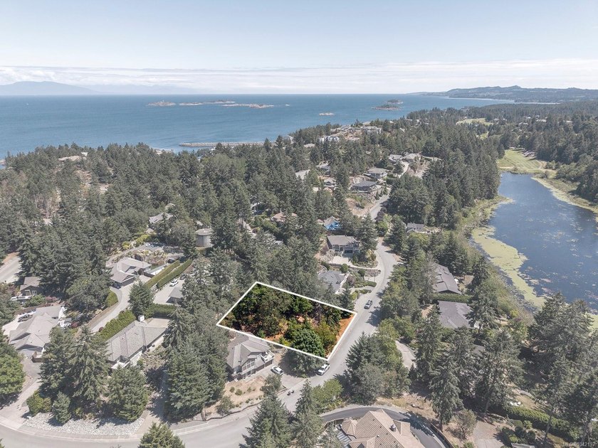 An exceptional opportunity to build your dream home in - photo 7