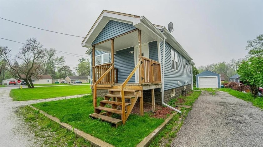 Great home for a first-time buyer or investor, conveniently - photo 2