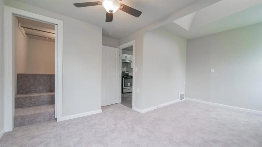 Great home for a first-time buyer or investor, conveniently - photo 8