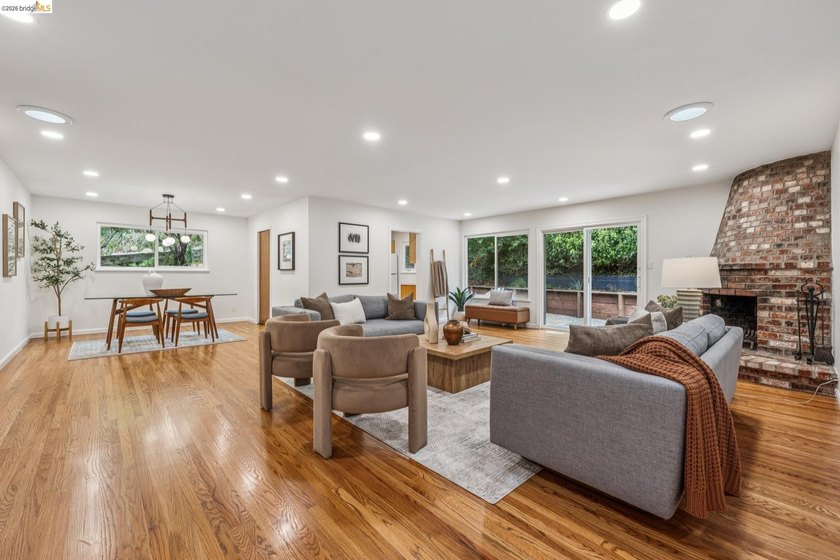 Built in 1968 and on the market for the first time, this - photo 5