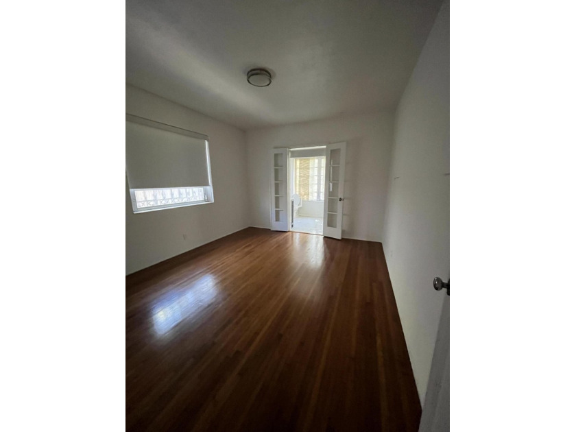 Welcome to this charming single-story residence in Brickell - photo 4