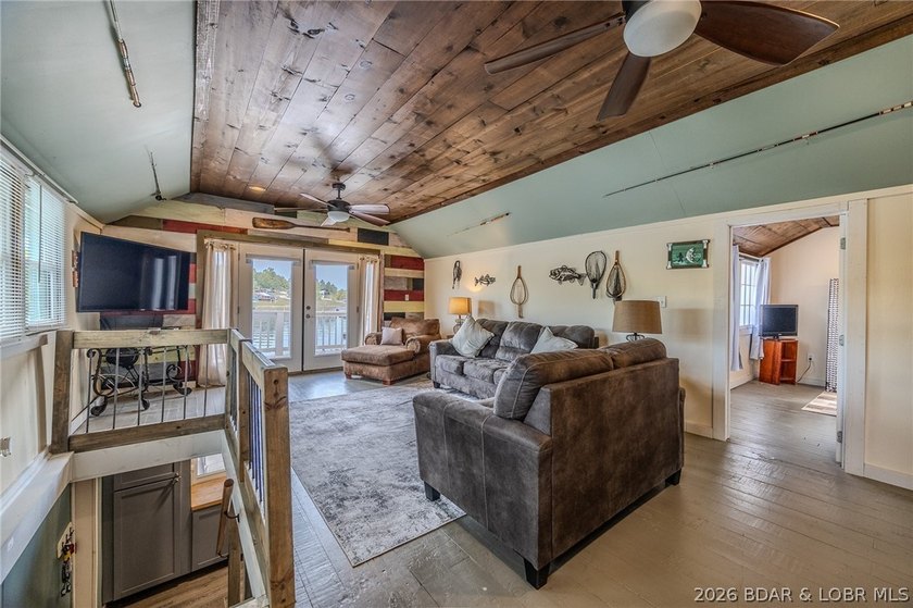 Escape to the quieter side of the Lake in this beautifully - photo 12
