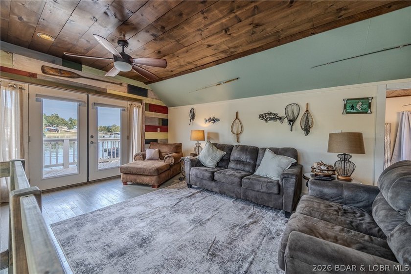 Escape to the quieter side of the Lake in this beautifully - photo 15