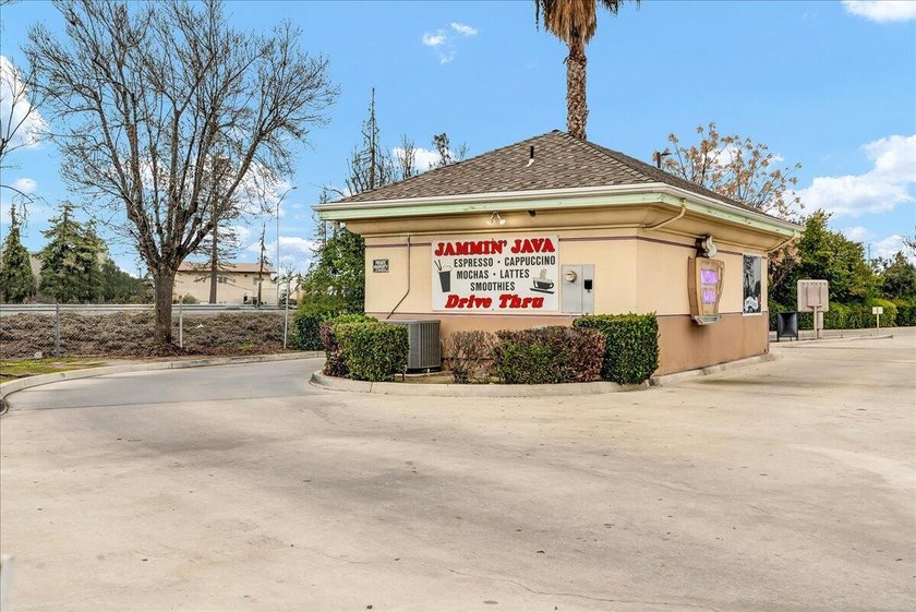 Drive-Thru Coffee...Jammin Java. Sale Includes Business and Real - photo 8