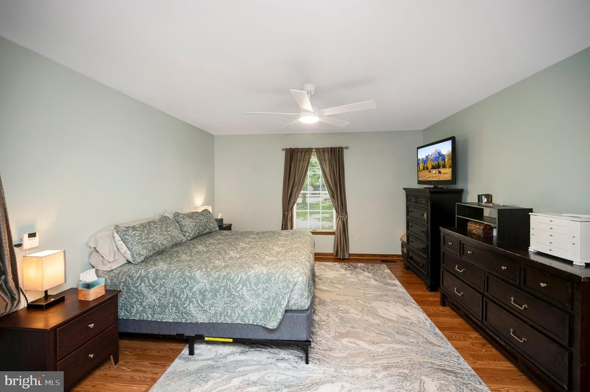 Welcome to 124 Republic Avenue in Lake of the Woods. Discover - photo 23