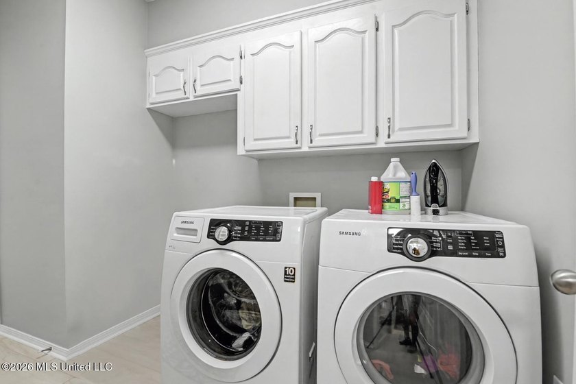**BIG PRICE IMPROVEMENT ON THIS AWESOME HOME!!** $136/sqft !!!! - photo 26