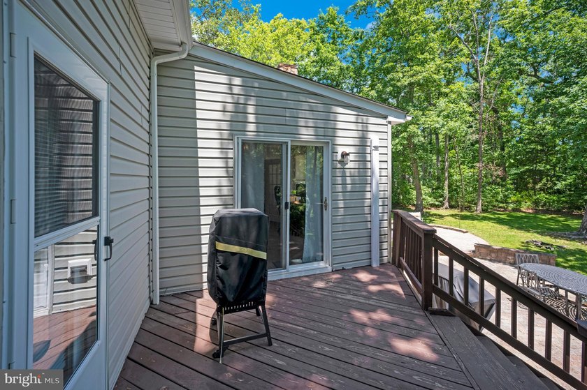 Welcome to 124 Republic Avenue in Lake of the Woods. Discover - photo 27