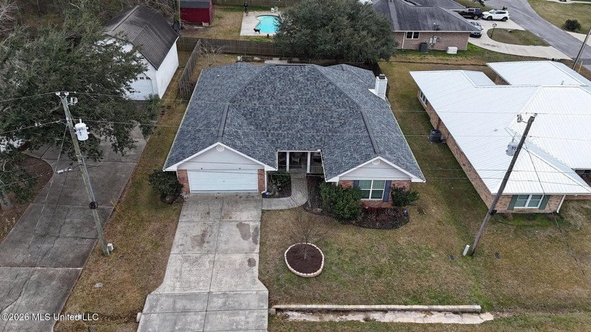 **BIG PRICE IMPROVEMENT ON THIS AWESOME HOME!!** $136/sqft !!!! - photo 29