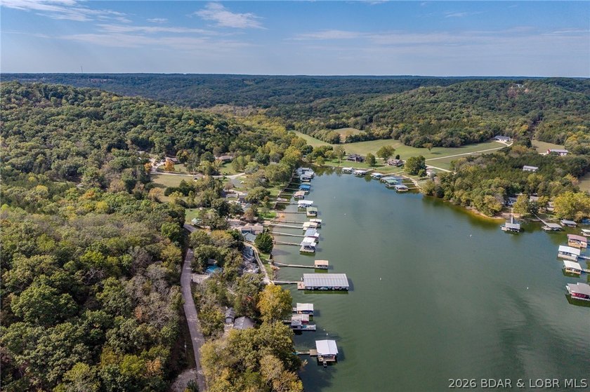 Escape to the quieter side of the Lake in this beautifully - photo 30