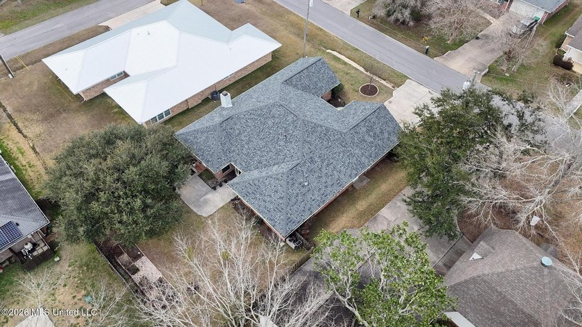**BIG PRICE IMPROVEMENT ON THIS AWESOME HOME!!** $136/sqft !!!! - photo 32