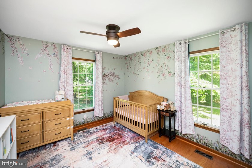 Welcome to 124 Republic Avenue in Lake of the Woods. Discover - photo 32