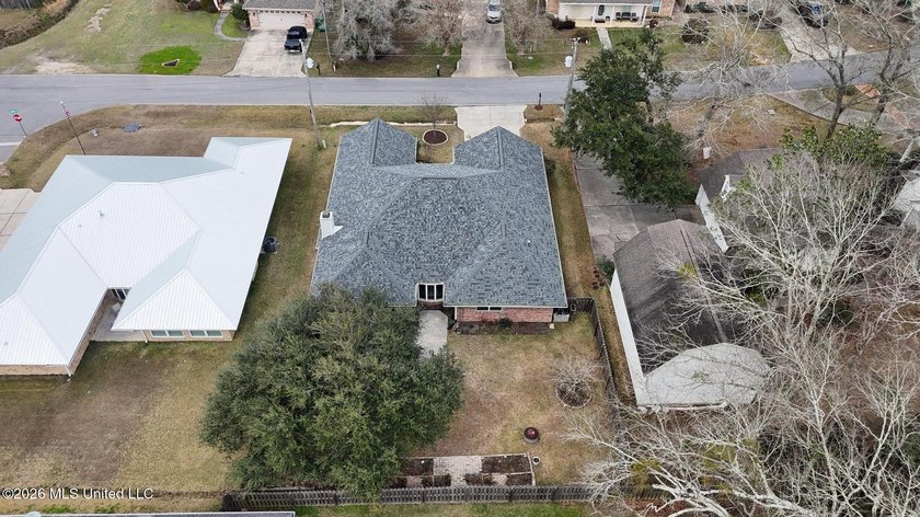 **BIG PRICE IMPROVEMENT ON THIS AWESOME HOME!!** $136/sqft !!!! - photo 33