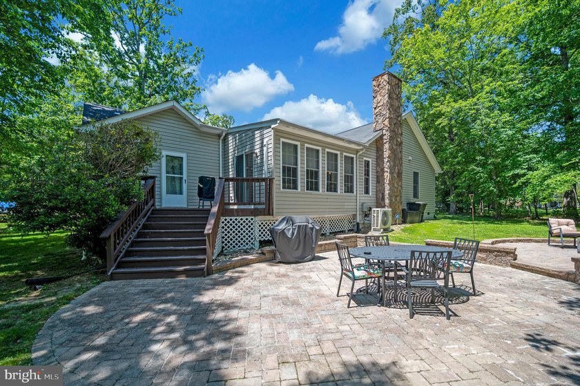 Welcome to 124 Republic Avenue in Lake of the Woods. Discover - photo 39