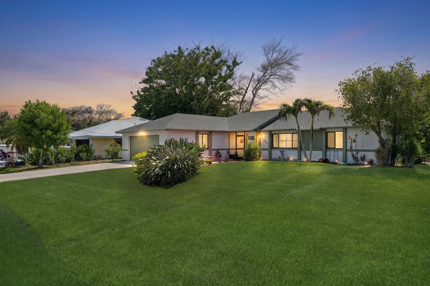 Live the Florida lifestyle you've been dreaming of in the - photo 3