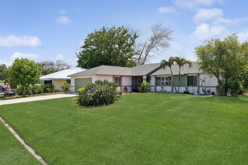 Live the Florida lifestyle you've been dreaming of in the - photo 4
