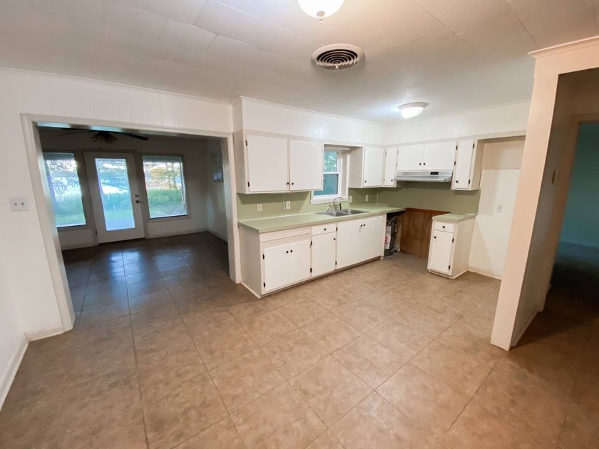 This 2 bedroom, 1 bath camp is located across from Lake Bruin - photo 13