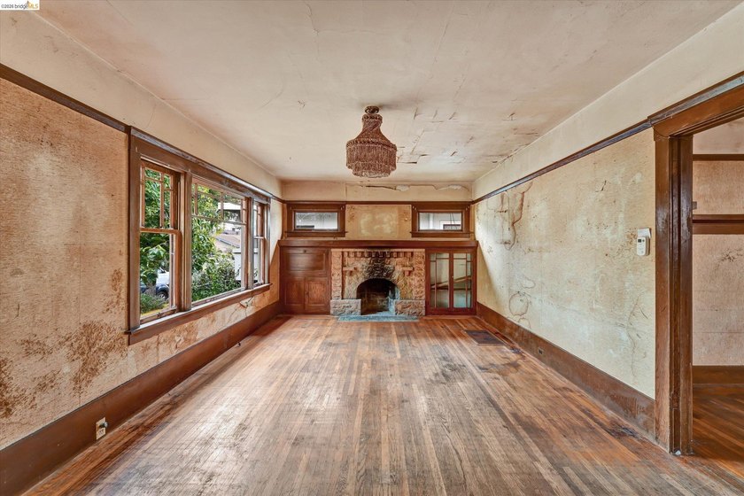Located in the heart of South Berkeley, this property presents - photo 8