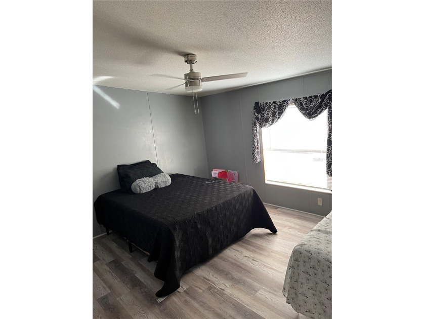 Under contract-accepting backup offers. Rare 4 bedroom find in - photo 4