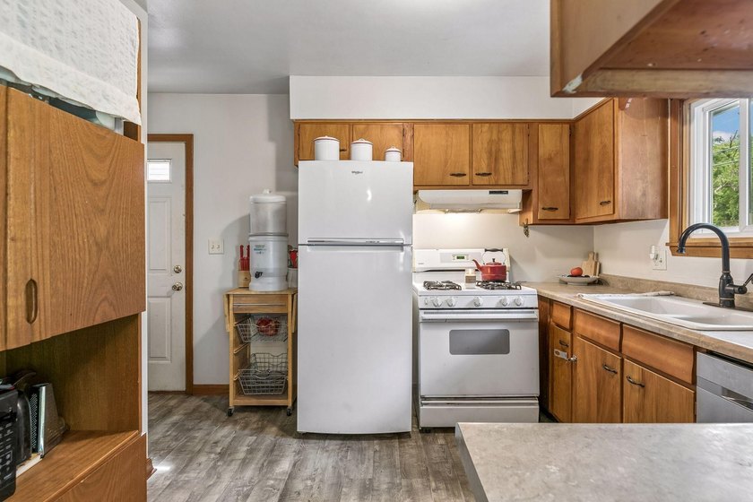 Welcome home to this charming 3-bedroom, 2-bath rambler nestled - photo 15
