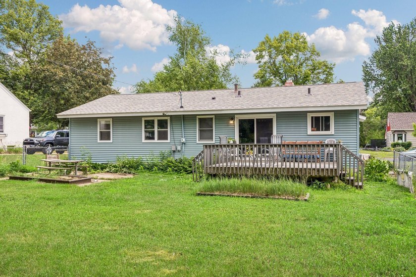 Welcome home to this charming 3-bedroom, 2-bath rambler nestled - photo 34