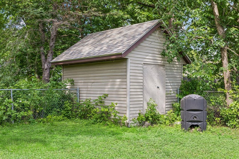 Welcome home to this charming 3-bedroom, 2-bath rambler nestled - photo 35