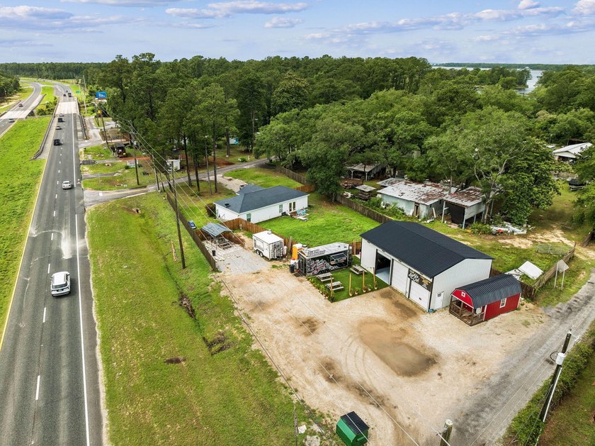 Prime Investment Opportunity! Discover a rare and versatile - photo 38