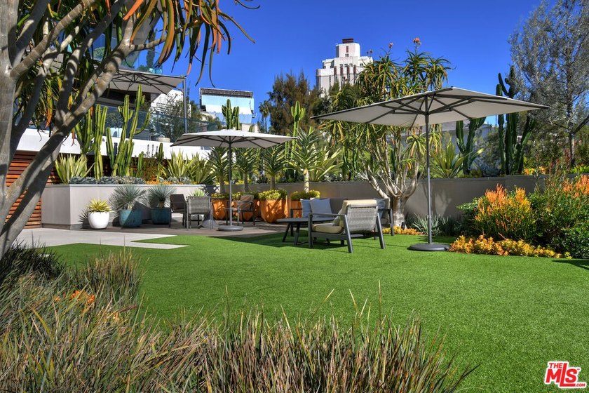 Major price adjustment. This property previously sold for $3,706 - photo 46